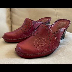 Clarks Artisan Collection Leather Clogs Mules